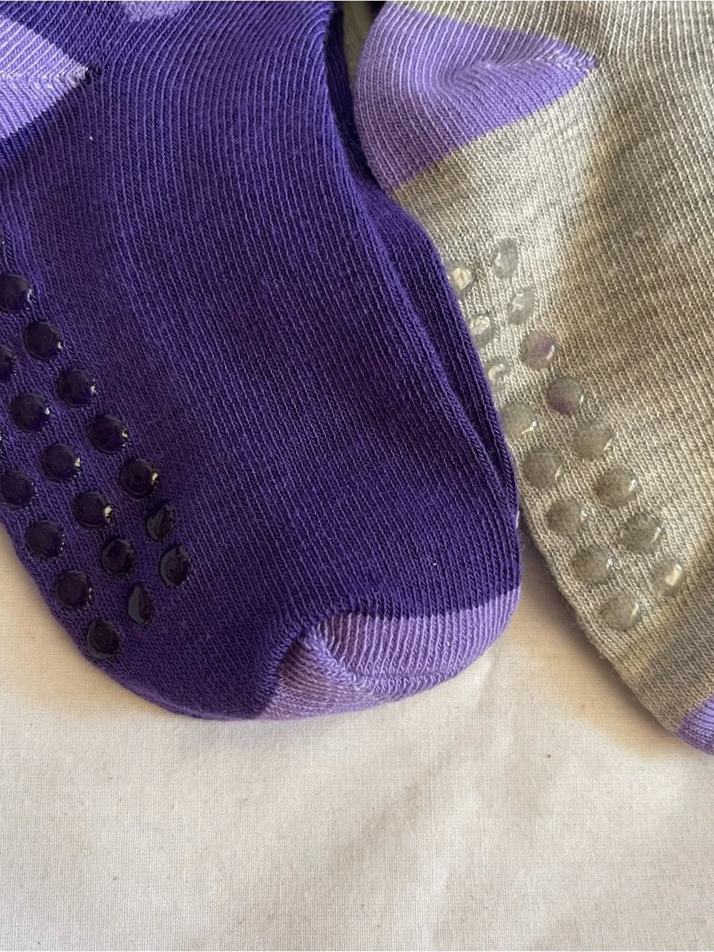 6 pair Non-skid Elite brand socks. Size 2T-3T Girls Socks purple